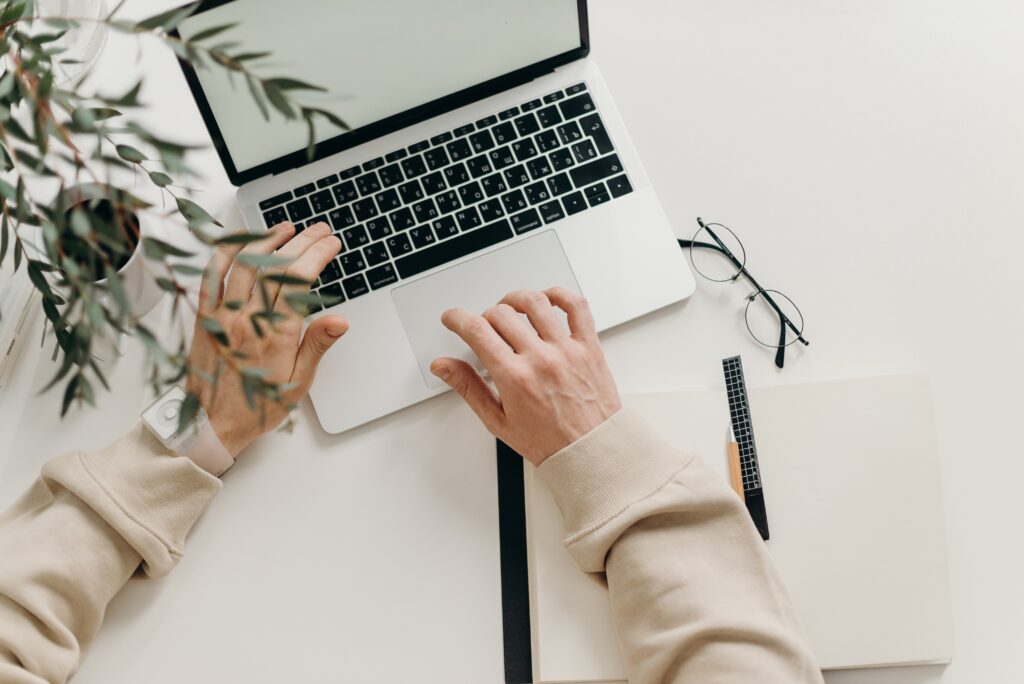 pexels cottonbro 4065876 - Psicologo online gratis
